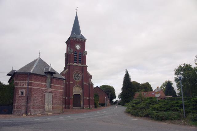 Y (Somme) church ; the foreground gives a hint of the whereabouts of the name of this village. The belltower was kind of impressive…