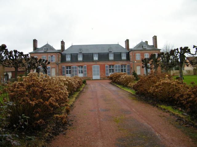 Château, derrière l'église d'Aigneville.