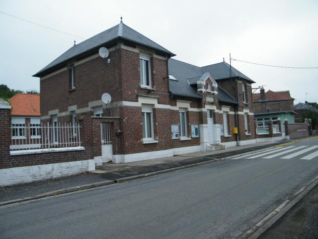 Mairie-école.