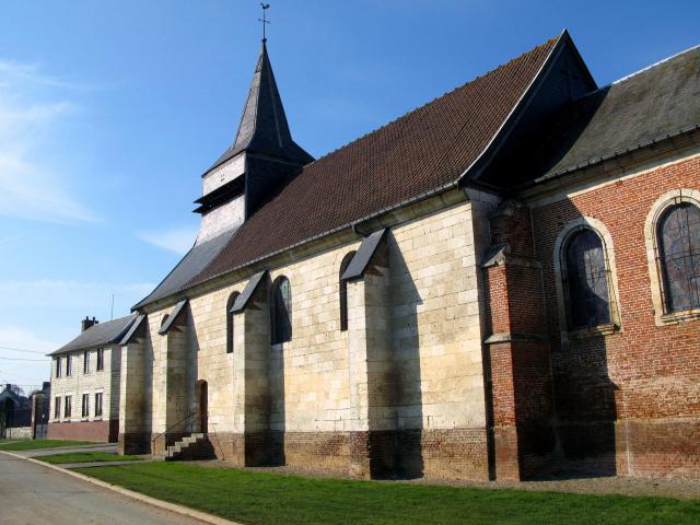 Moyencourt-lès-Poix (Somme, France) - L'église. . .