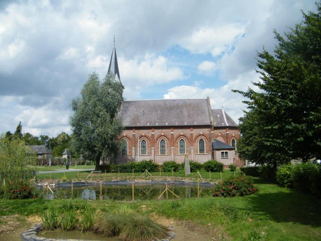 L"église et la mare.
