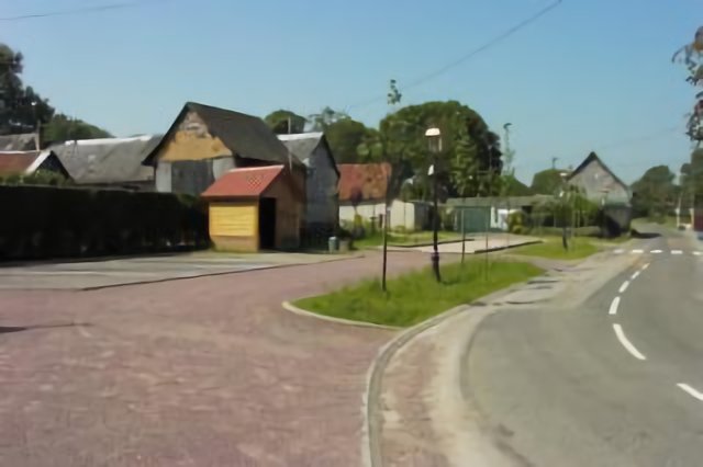 Place des Mille Feuilles à Maigneville