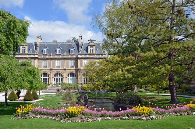 Parc et ancien hotel d'Emonville (bibliothèque municipale), Abbeville, Somme, Picardie, France