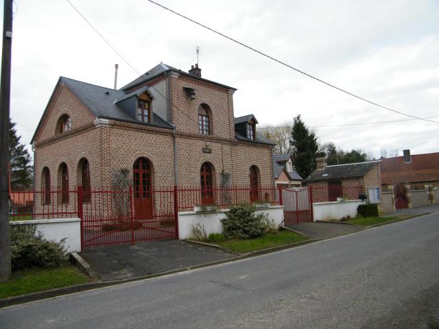 mairie, ancienne école.