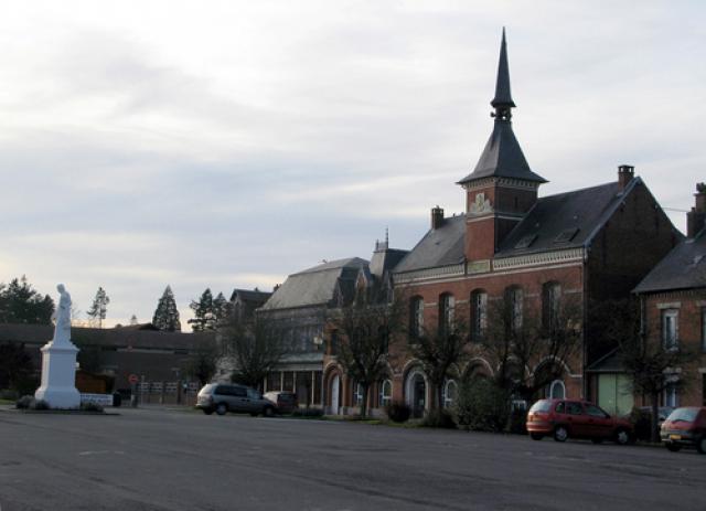 Chaulnes Place de l'Hôtel-de-ville