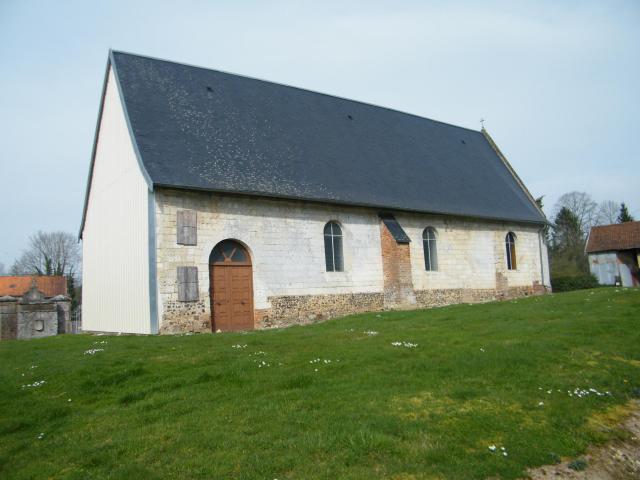 L'église sans son clocher (effondré) à Longvillers.