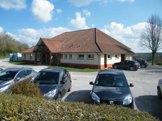 Groupe scolaire d'Huchenneville (RPC) qui scolarise également des élèves de Béhen et Ercourt.