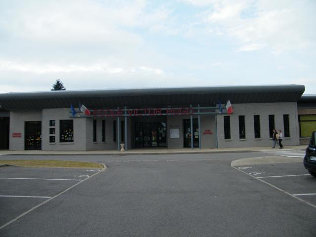 Cybercentre et école intercommunale Victor Hugo.