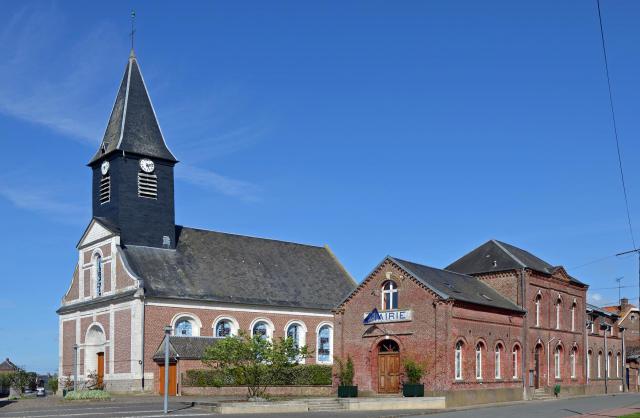 Mairie et église de Candas, Somme, Picardie, France