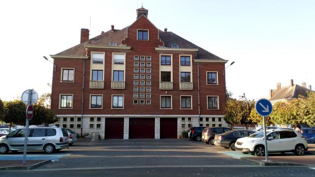 Rosières-en-Santerre, mairie (2)