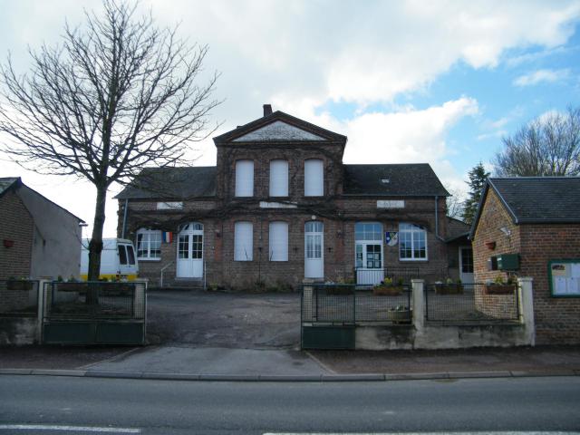La mairie-école.