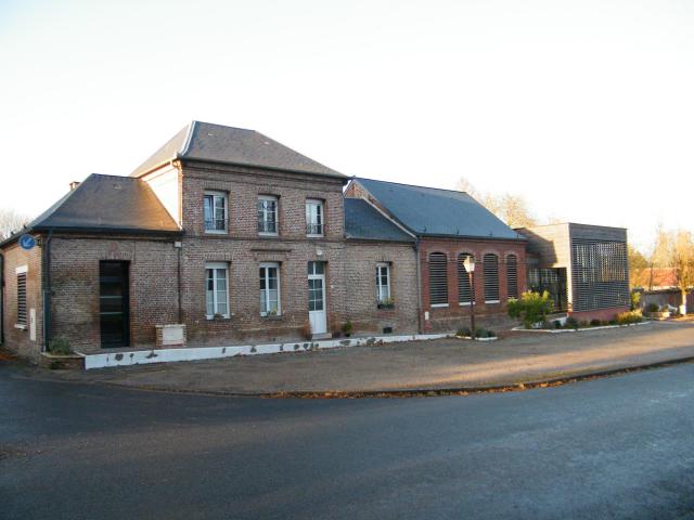 Mairie, bâtiments communaux.