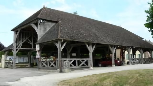 Halle en bois de Lesmont (Aube)