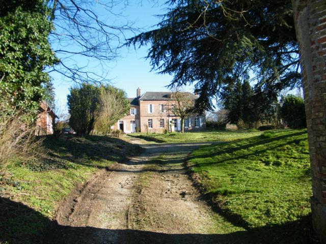 Le château, près de l'église.