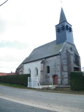 le côté nord de l'église.
