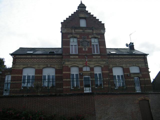 Mairie-école.