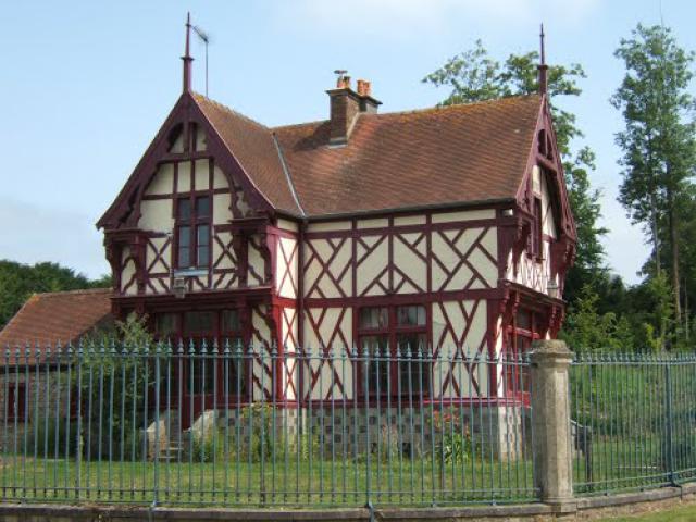 Maison classée dans le parc du château de Régnière-Ecluse