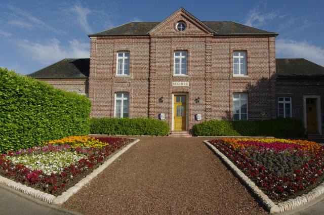 La Mairie d'Estrébœuf, Somme.