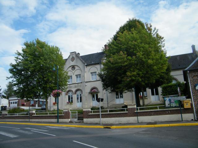 Mairie-école.