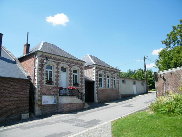 Mairie-école.