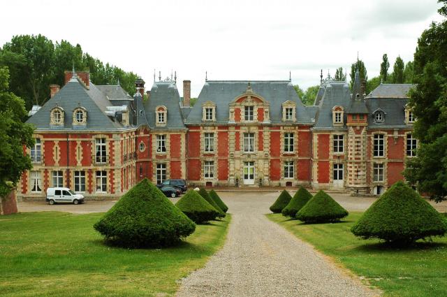 Suzanne (Somme, France). Le château.