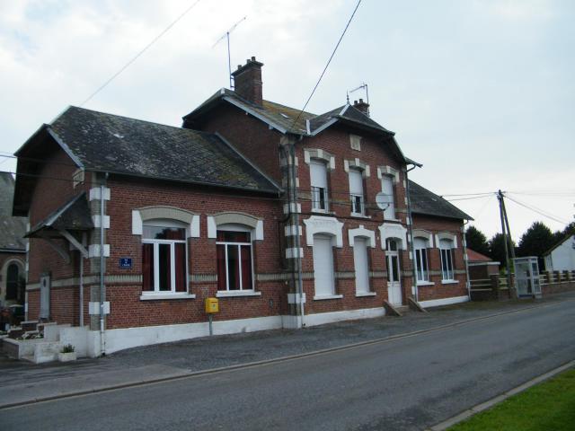 Mairie-école.