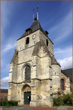 L'église de Curchy vue du cimetière.