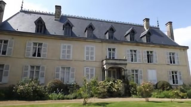 Château de Méricourt, façade d'arrivée