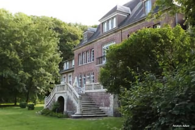 LE CHATEAU DU VALVION A BEAUQUESNE