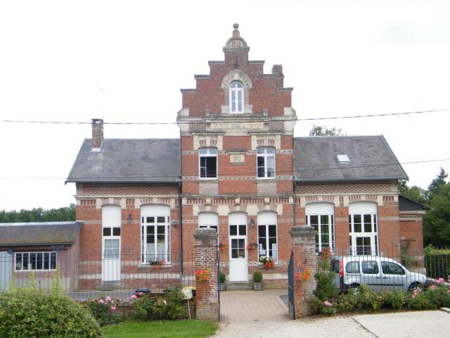 Mairie-école.