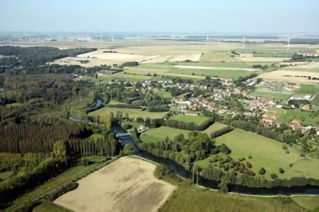Eaucourt sur Somme, le moulin et les éoliennes