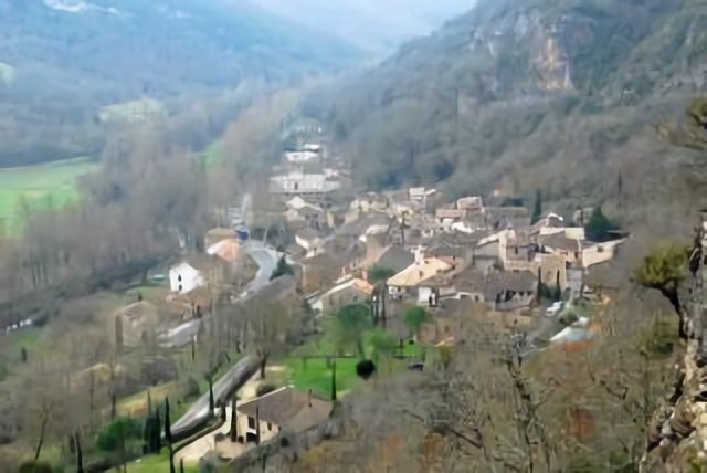 Larroque, vue du belvédère de Mespel