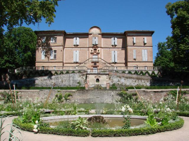 Vue du château de Foucaud à Gaillac, construit à partir de 1630 par Jacques de Foucaud, fils de Thomas Foucaud et d'Anne Thouéry.