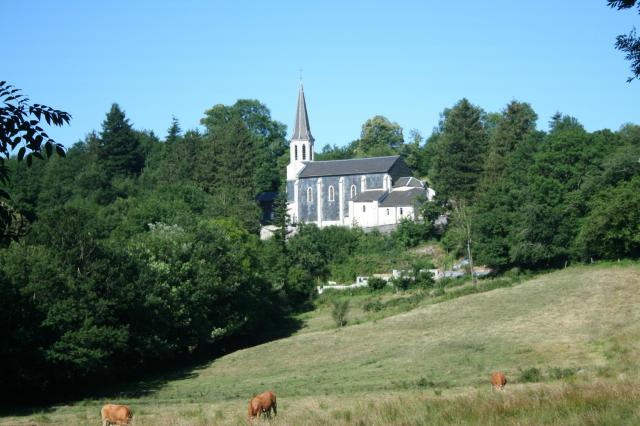 Lamontélarié (Tarn) - vue générale et église Notre-Dame.
