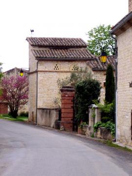 DONNAZAC - au village.