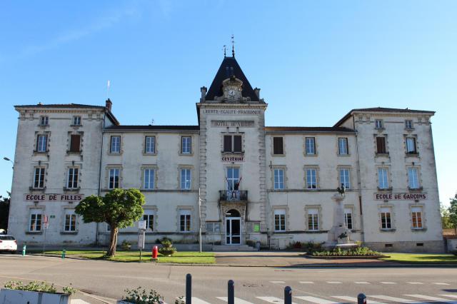 Ancienne mairie de Ceyzériat.