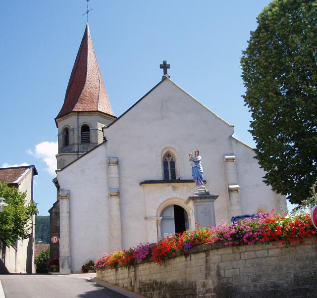 Église de Ceyzériat dans le département de l'Ain, dont le clocher est un clocher tors