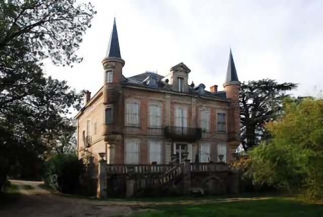 Château des Montels vu de la D631