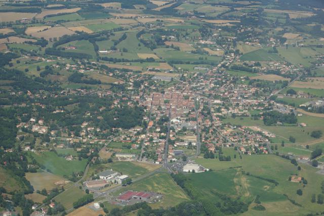 Vue aérienne de Réalmont (Tarn, France)