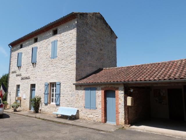 Façade de la mairie de Montrosier (Tarn)