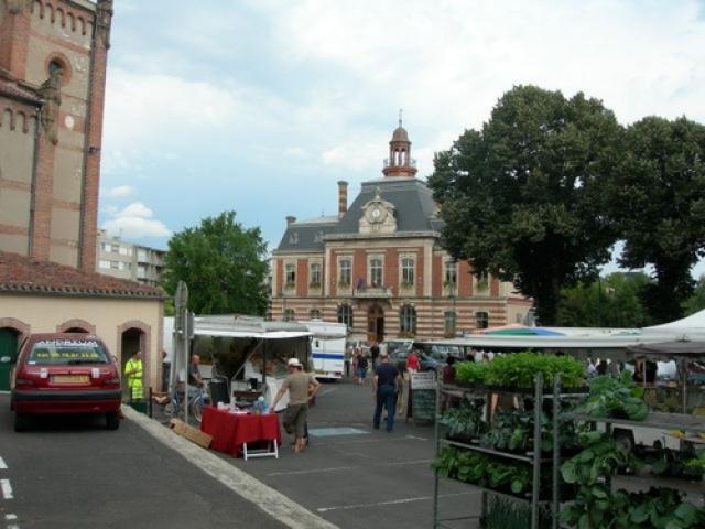Mairie de Carmaux, jour de marché