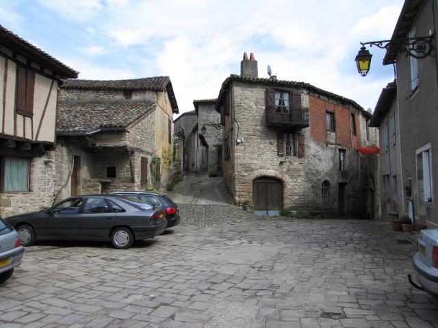 Place de l'église de Penne, Tarn