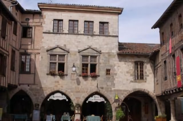 castelnau-de-montmiral