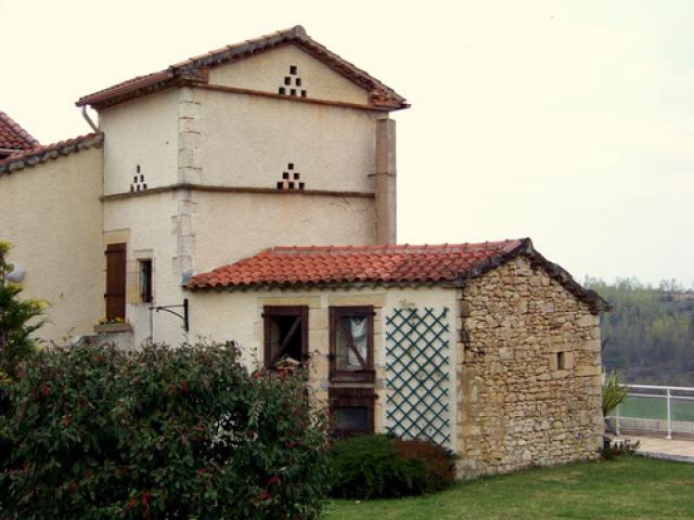 SALIES - au village.