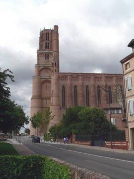 France, la Basilique Sainte Cécile domine la ville d'Albi par sa prestance, son histoire, son ouvrage, et sa splendeur.