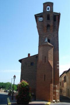 La Tour de l'Horloge, porte de la ville de Lescure-d'Albigeois.