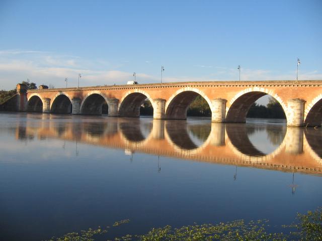 Le pont Napoléon sur le Tarn à Moissac (82) automne 2012
