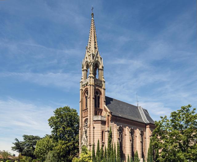 Français : Chapelle de l'Immaculée-Conception. Conçue par Théodore Olivier dans le style néo-gothique, commencée en 1856 elle était…