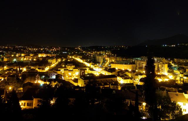 Vue de nuit de La Garde (Var)