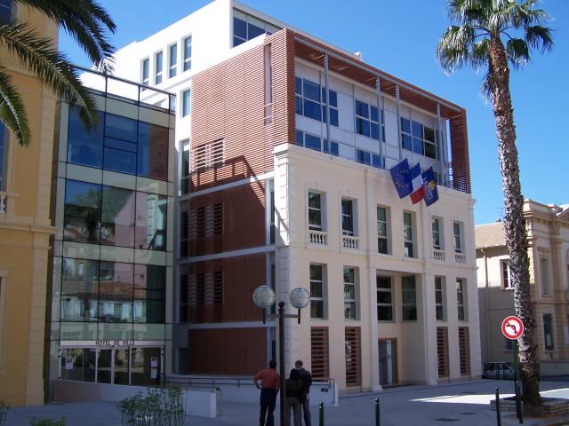 Vue de l'Hotel de Ville de Hyères